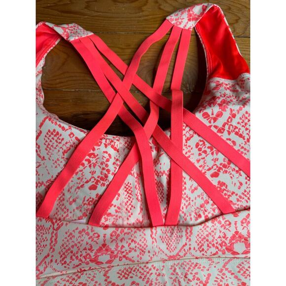 Fabletics Kessler Orange Coral Cream Strappy
Reptile Print Med Impact NWT Bra - Picture 7 of 8